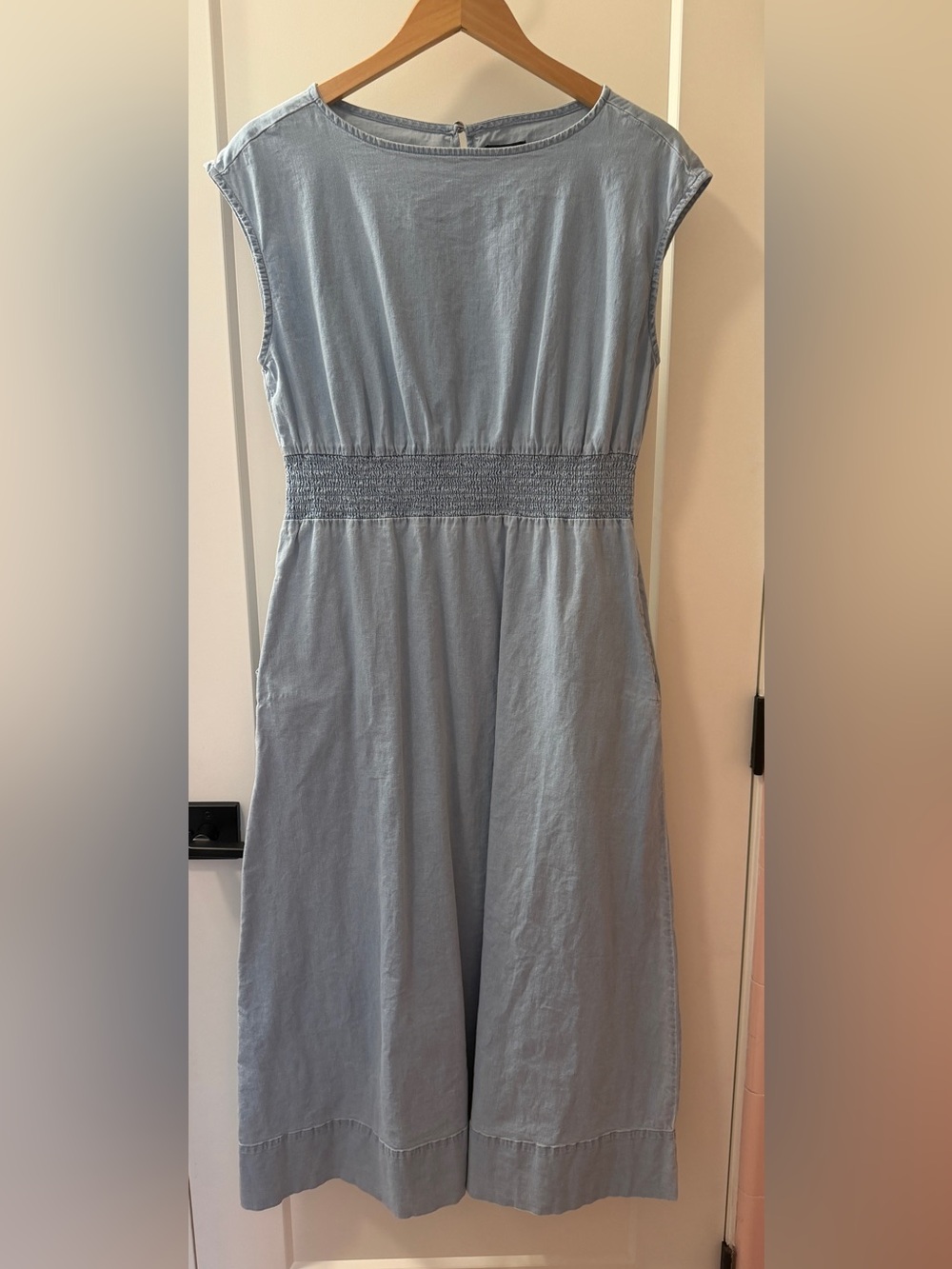 Jones New York Light Blue Sleeveless Midi Dress with Smocked Waist